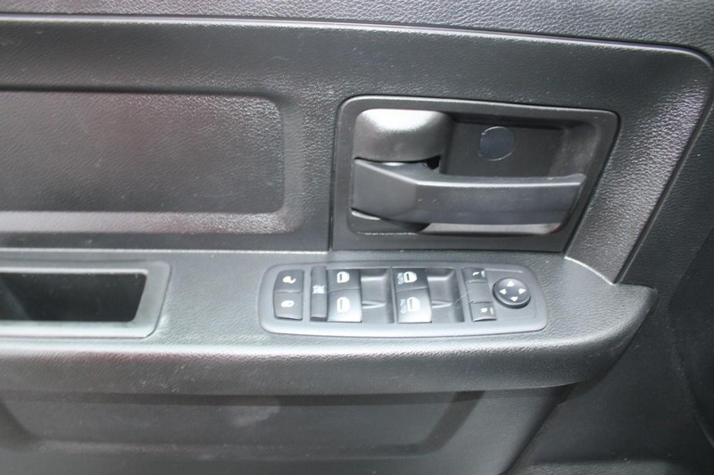 Ram 1500 Classic Vehicle Image 09