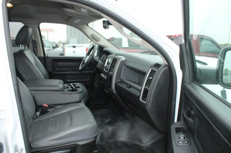 Ram 1500 Classic Vehicle Image 11