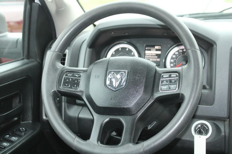 Ram 1500 Classic Vehicle Image 14