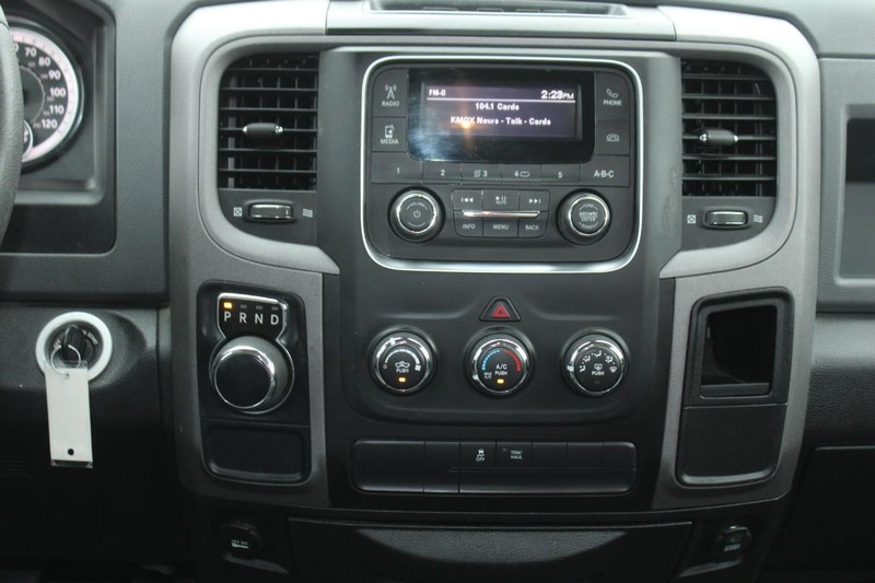 Ram 1500 Classic Vehicle Image 15