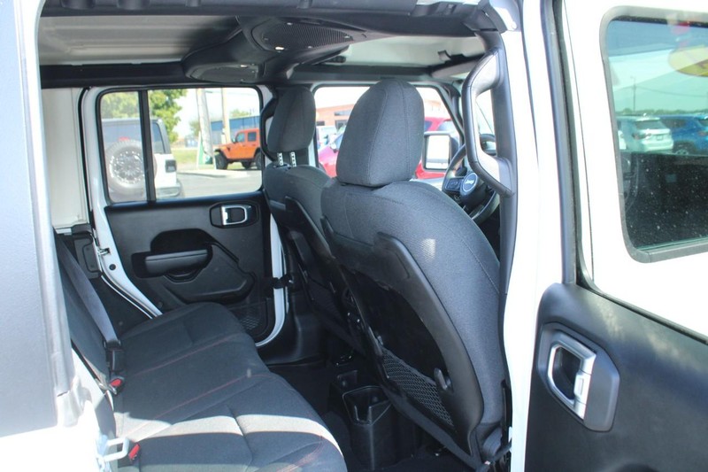Jeep Wrangler Vehicle Image 12