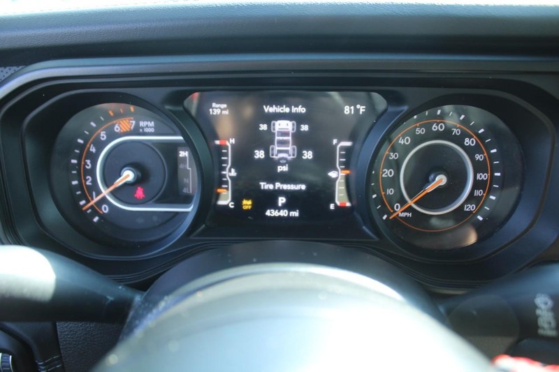 Jeep Wrangler Vehicle Image 18