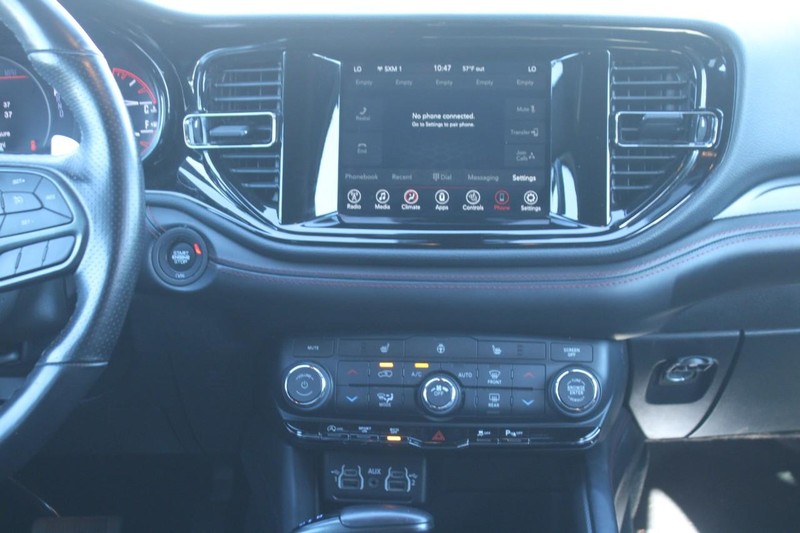 Dodge Durango Vehicle Full-screen Gallery Image 15