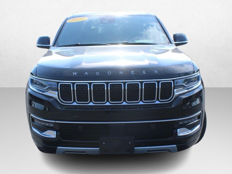 Jeep Wagoneer L Vehicle Image 10