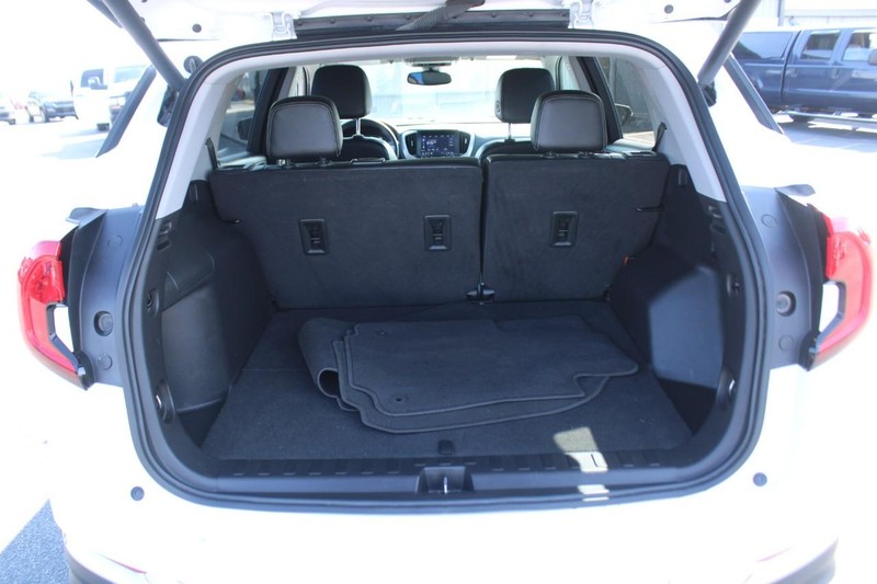 GMC Terrain Vehicle Full-screen Gallery Image 06