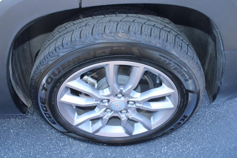 GMC Terrain Vehicle Full-screen Gallery Image 07