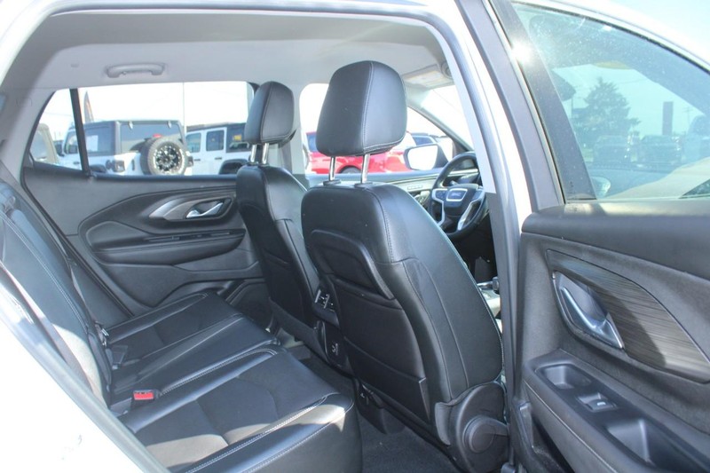 GMC Terrain Vehicle Full-screen Gallery Image 12