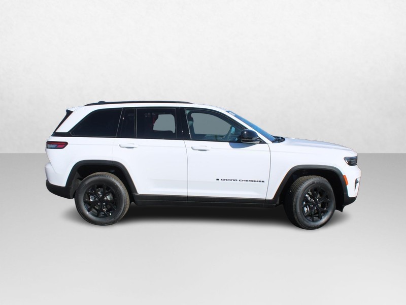 Jeep Grand Cherokee Vehicle Image 02