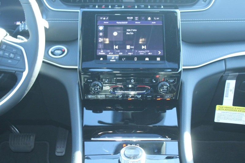 Jeep Grand Cherokee Vehicle Image 07