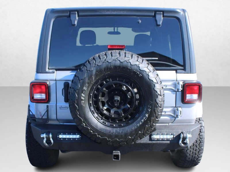 Jeep Wrangler Vehicle Image 04