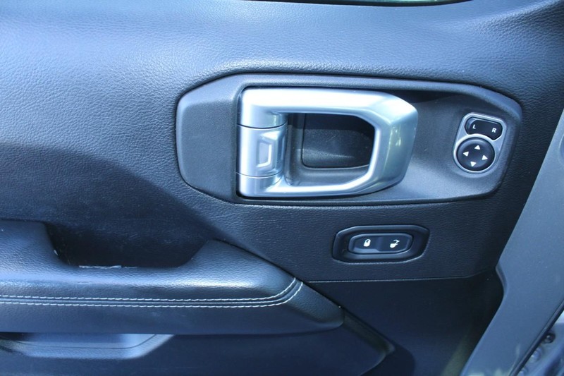 Jeep Wrangler Vehicle Image 09