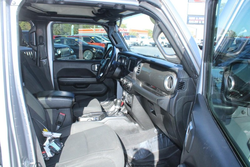 Jeep Wrangler Vehicle Image 11