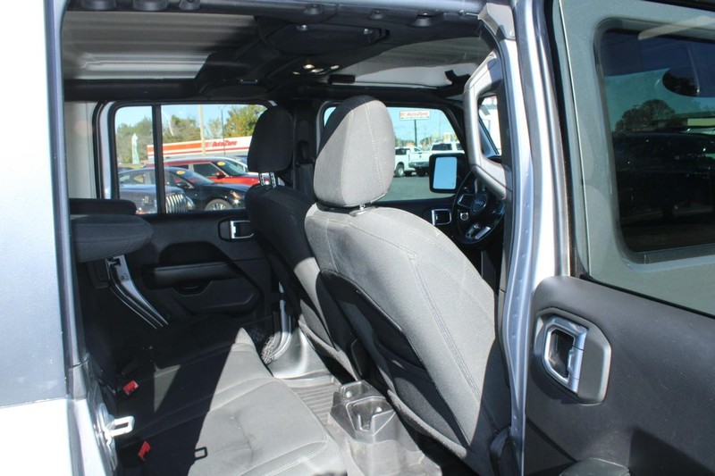 Jeep Wrangler Vehicle Image 12