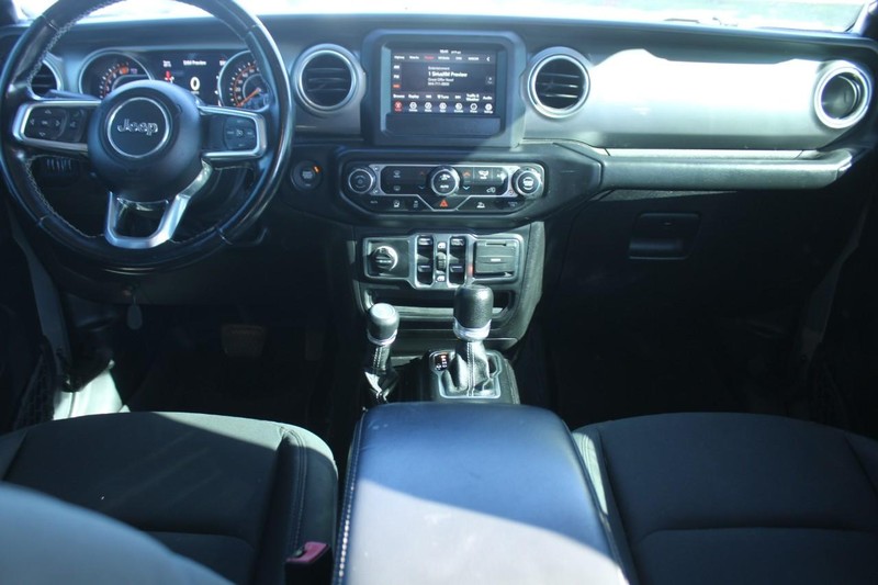 Jeep Wrangler Vehicle Image 13