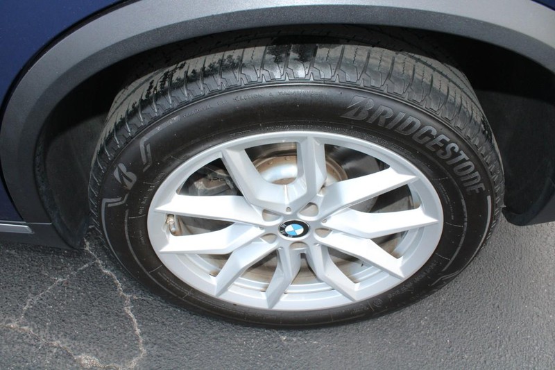 BMW X5 Vehicle Image 06