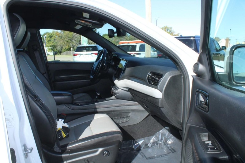 Dodge Durango Vehicle Full-screen Gallery Image 11