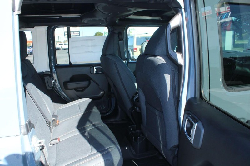 Jeep Wrangler Vehicle Image 04