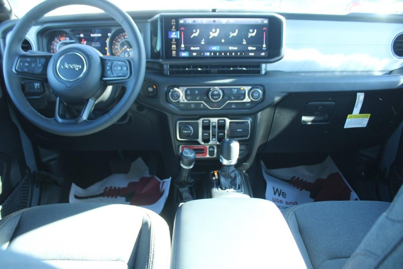 Jeep Wrangler Vehicle Image 05