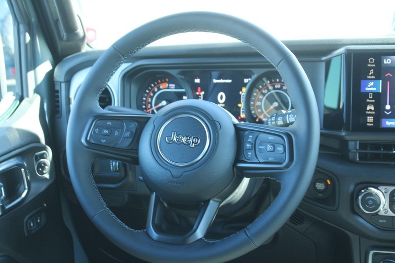 Jeep Wrangler Vehicle Image 06