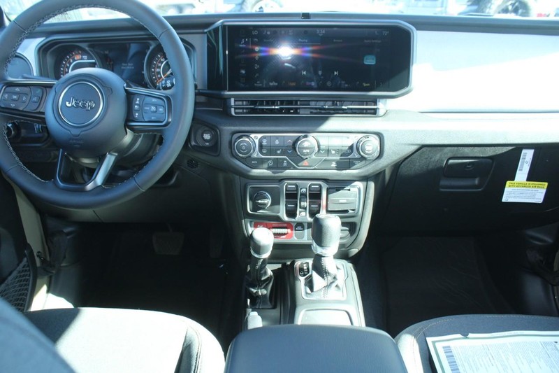 Jeep Wrangler Vehicle Image 05