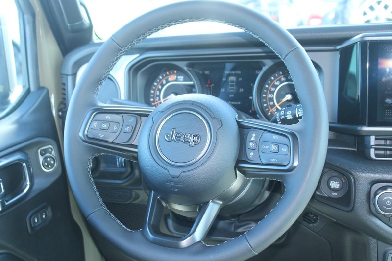 Jeep Wrangler Vehicle Image 06