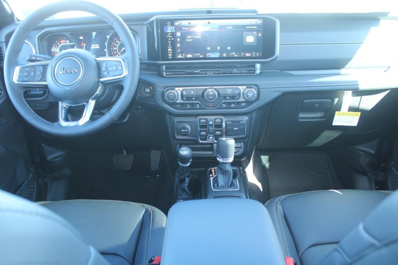 Jeep Wrangler Vehicle Image 05