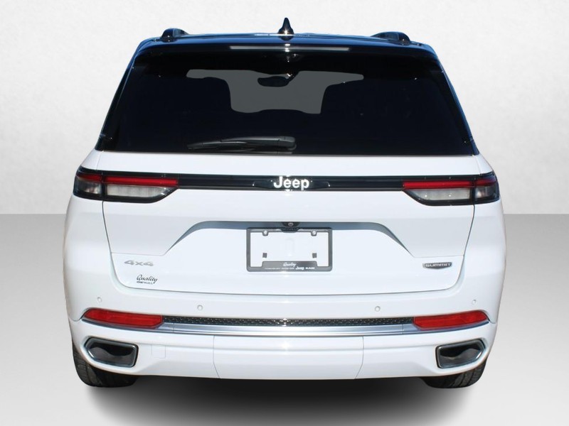 Jeep Grand Cherokee Vehicle Image 04