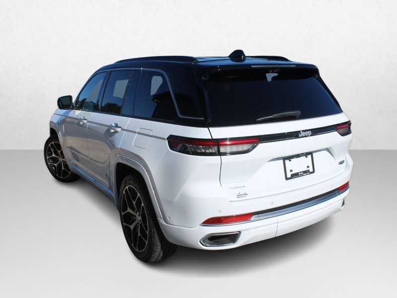 Jeep Grand Cherokee Vehicle Image 05