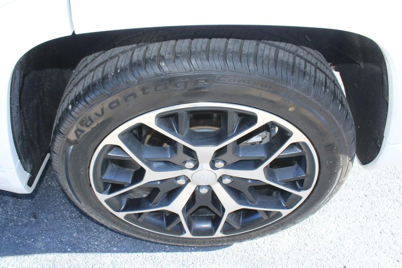 Jeep Grand Cherokee Vehicle Image 07