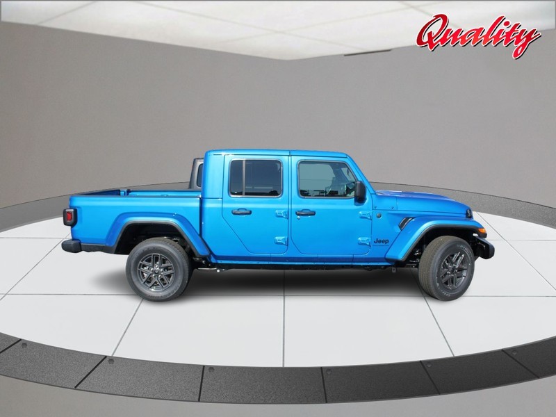 Jeep Gladiator Vehicle Image 02
