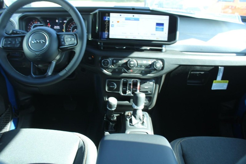 Jeep Gladiator Vehicle Image 05