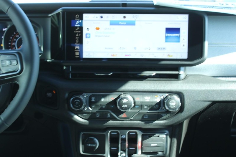 Jeep Gladiator Vehicle Image 07