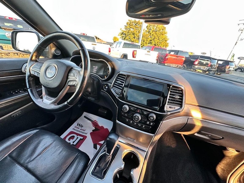 Jeep Grand Cherokee Vehicle Image 08