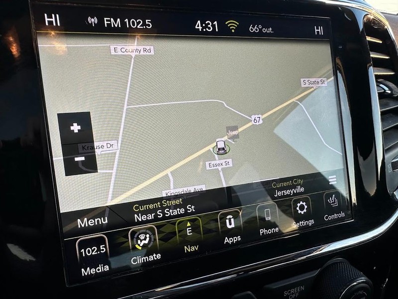 Jeep Grand Cherokee Vehicle Image 11