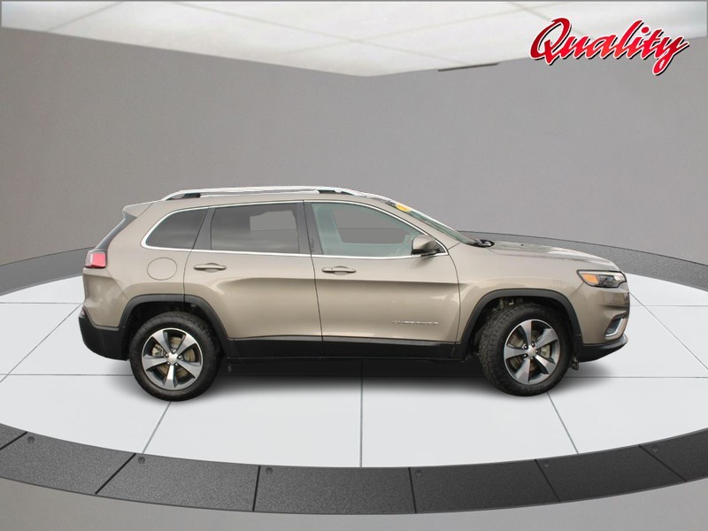 Jeep Cherokee Vehicle Image 02