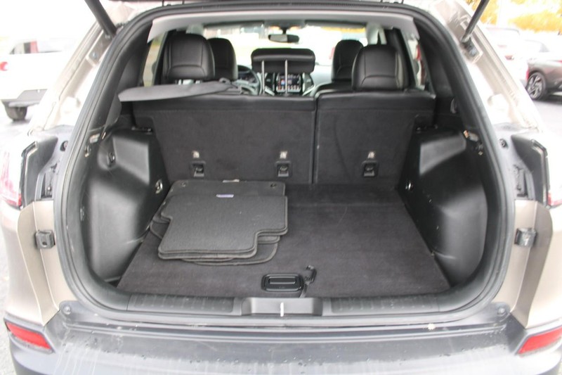 Jeep Cherokee Vehicle Image 06