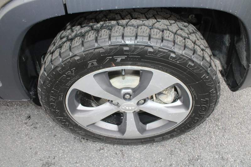 Jeep Cherokee Vehicle Image 07