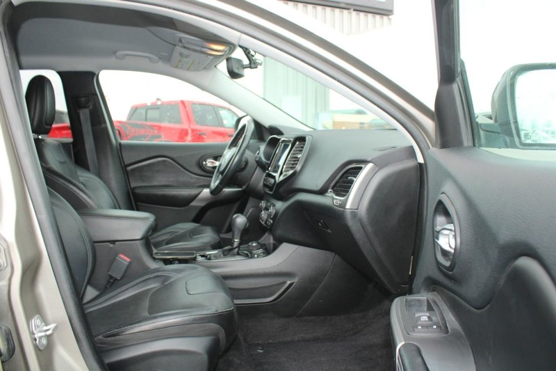 Jeep Cherokee Vehicle Image 11