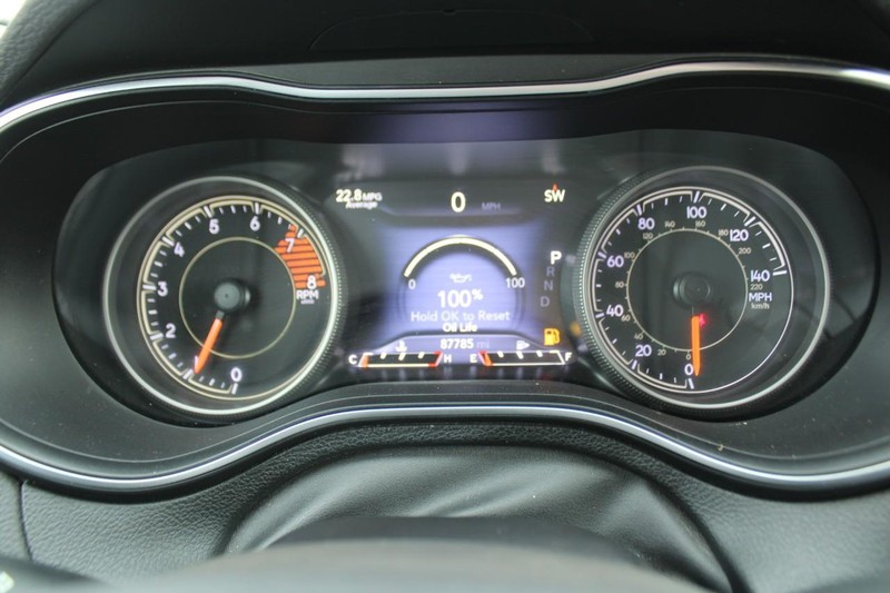 Jeep Cherokee Vehicle Image 18