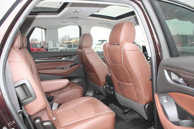 Buick Enclave Vehicle Image 12