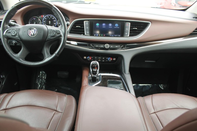 Buick Enclave Vehicle Image 13