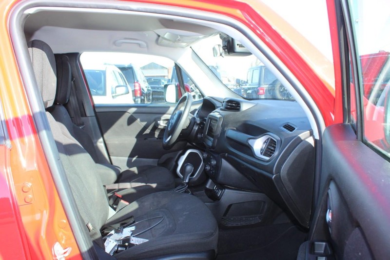 Jeep Renegade Vehicle Image 11