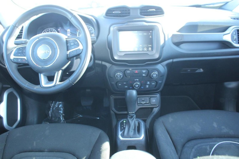 Jeep Renegade Vehicle Image 13