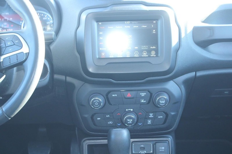 Jeep Renegade Vehicle Image 15