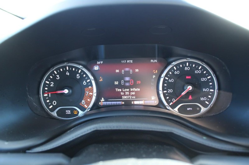 Jeep Renegade Vehicle Image 18