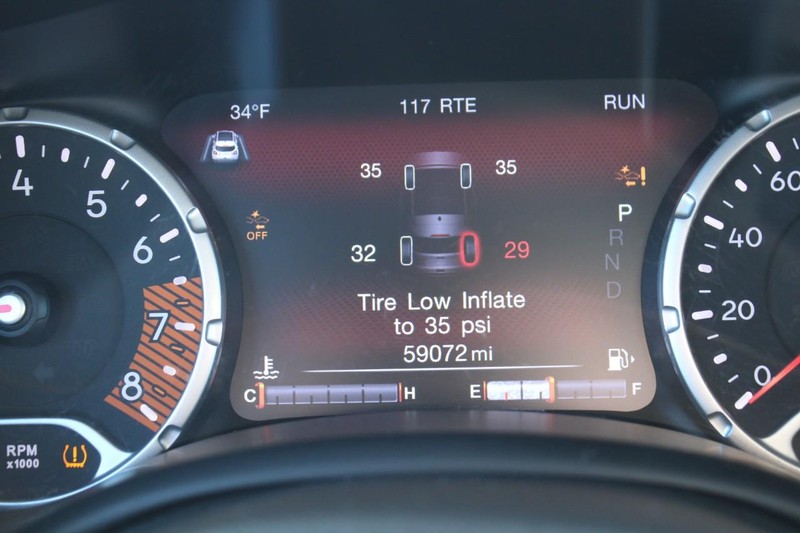 Jeep Renegade Vehicle Image 19