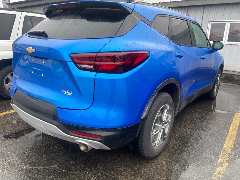 Chevrolet Blazer Vehicle Full-screen Gallery Image 04