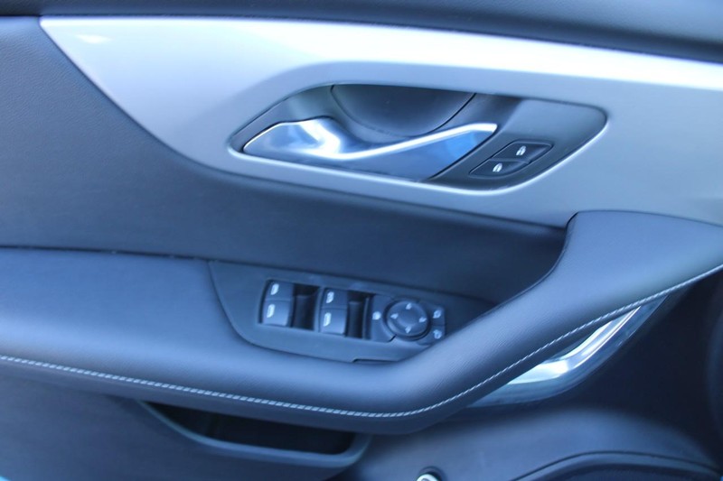 Chevrolet Blazer Vehicle Image 09