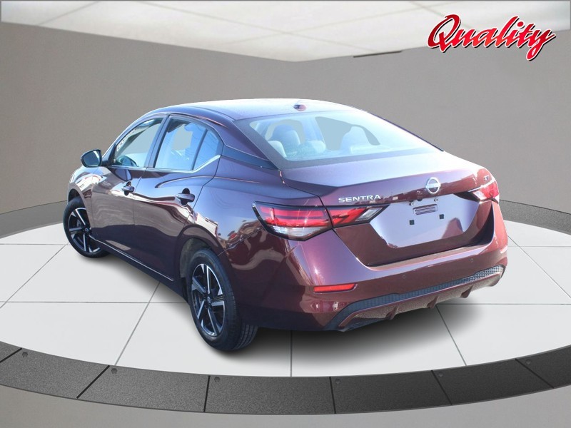 Nissan Sentra Vehicle Image 05