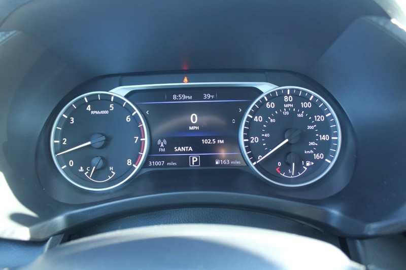 Nissan Sentra Vehicle Image 18